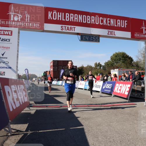 03.10.2025 - Köhlbrandbrückenlauf Lena Gebhardt http://msf.ph/oto/9077281 03.10.2025 13:41:55 Ziel 5043, 5193, 5232, 5250, 5257, 5315 meine-sportfotos.de