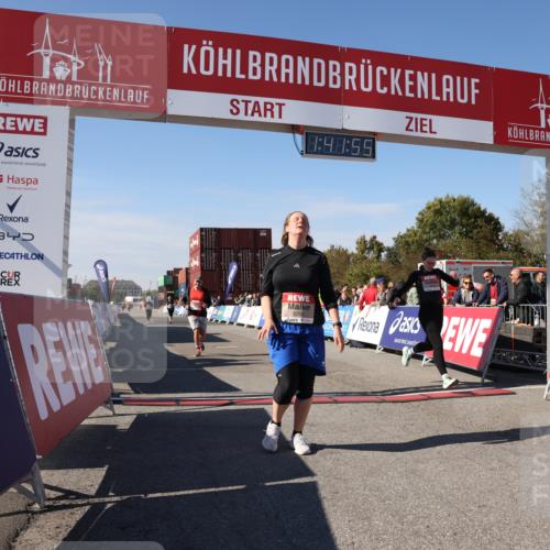 03.10.2025 - Köhlbrandbrückenlauf Lena Gebhardt http://msf.ph/oto/9077299 03.10.2025 13:41:56 Ziel 5043, 5193, 5232, 5250, 5257, 5315 meine-sportfotos.de