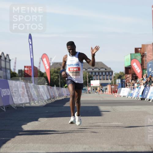 03.10.2025 - Köhlbrandbrückenlauf Jannik Wohlers http://msf.ph/oto/9077300 03.10.2025 12:48:27 Ziel 6359 meine-sportfotos.de