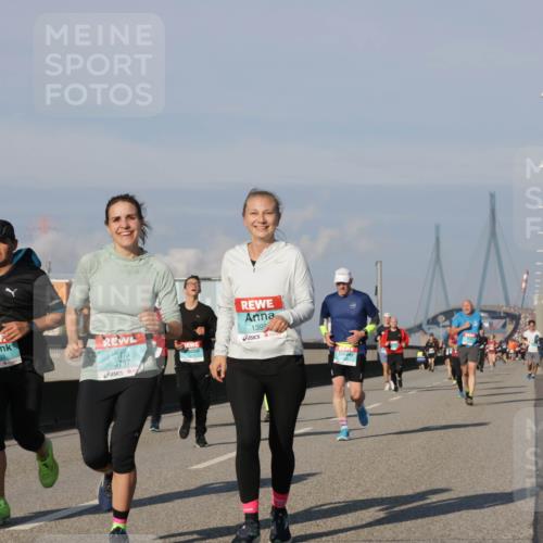 03.10.2025 - Köhlbrandbrückenlauf Jannik Wohlers http://msf.ph/oto/9077302 03.10.2025 09:52:15 Position 3 1395, 1333, 3797 meine-sportfotos.de
