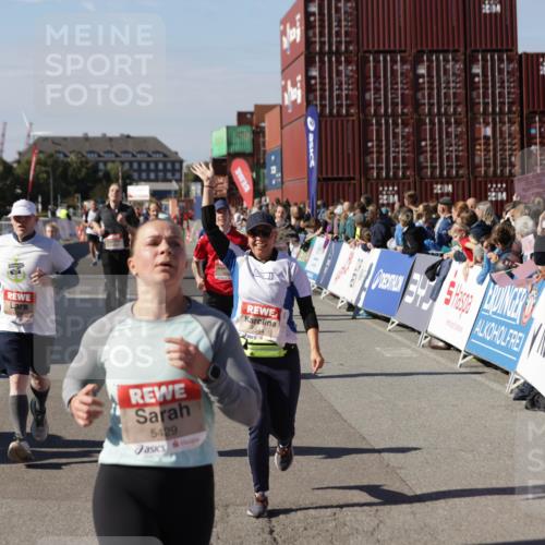 03.10.2025 - Köhlbrandbrückenlauf Jannik Wohlers http://msf.ph/oto/9077306 03.10.2025 13:17:16 Ziel 4242, 4361, 4404, 4988, 5073, 5090, 5429, 5479, 5544, 5638, 5642, 5667, 5890, 5943, 6389, 6431 meine-sportfotos.de