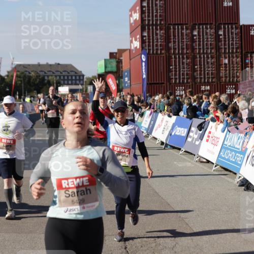 03.10.2025 - Köhlbrandbrückenlauf Jannik Wohlers http://msf.ph/oto/9077320 03.10.2025 13:17:16 Ziel 4242, 4361, 4404, 4988, 5073, 5090, 5429, 5479, 5544, 5638, 5642, 5667, 5890, 5943, 6389, 6431 meine-sportfotos.de