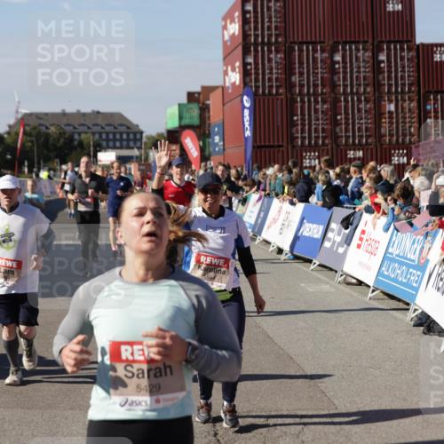 03.10.2025 - Köhlbrandbrückenlauf Jannik Wohlers http://msf.ph/oto/9077340 03.10.2025 13:17:16 Ziel 4242, 4361, 4404, 4988, 5073, 5090, 5429, 5479, 5544, 5638, 5642, 5667, 5890, 5943, 6389, 6431 meine-sportfotos.de