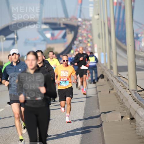 03.10.2025 - Köhlbrandbrückenlauf Jannik Wohlers http://msf.ph/oto/9077345 03.10.2025 09:44:01 Position 3 3593, 3043 meine-sportfotos.de