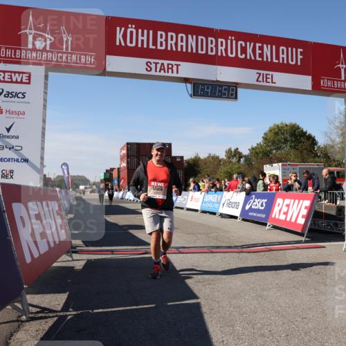 03.10.2025 - Köhlbrandbrückenlauf Lena Gebhardt http://msf.ph/oto/9077347 03.10.2025 13:41:59 Ziel 5043, 5232, 5250, 5253, 5257, 5315, 5620 meine-sportfotos.de
