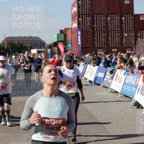 03.10.2025 - Köhlbrandbrückenlauf Jannik Wohlers http://msf.ph/oto/9077350 03.10.2025 13:17:16 Ziel 4242, 4361, 4404, 4988, 5073, 5090, 5429, 5479, 5544, 5638, 5642, 5667, 5890, 5943, 6389, 6431 meine-sportfotos.de