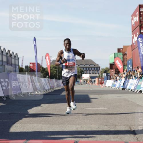 03.10.2025 - Köhlbrandbrückenlauf Jannik Wohlers http://msf.ph/oto/9077354 03.10.2025 12:48:28 Ziel 6359 meine-sportfotos.de