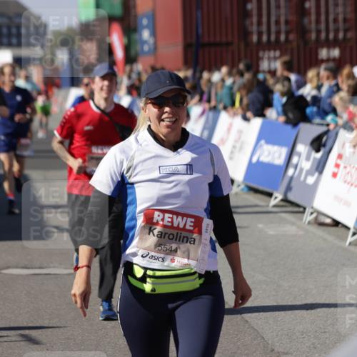 03.10.2025 - Köhlbrandbrückenlauf Jannik Wohlers http://msf.ph/oto/9077366 03.10.2025 13:17:16 Ziel 4242, 4361, 4404, 4988, 5073, 5090, 5429, 5479, 5544, 5638, 5642, 5667, 5890, 5943, 6389, 6431 meine-sportfotos.de
