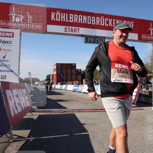 03.10.2025 - Köhlbrandbrückenlauf Lena Gebhardt http://msf.ph/oto/9077377 03.10.2025 13:42:00 Ziel 5043, 5250, 5253, 5315, 5620 meine-sportfotos.de