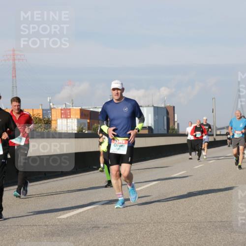03.10.2025 - Köhlbrandbrückenlauf Jannik Wohlers http://msf.ph/oto/9077386 03.10.2025 09:52:18 Position 3 3411, 3300 meine-sportfotos.de