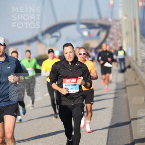 03.10.2025 - Köhlbrandbrückenlauf Jannik Wohlers http://msf.ph/oto/9077387 03.10.2025 09:44:05 Position 3 1261 meine-sportfotos.de