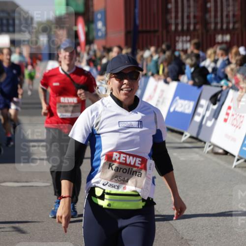 03.10.2025 - Köhlbrandbrückenlauf Jannik Wohlers http://msf.ph/oto/9077393 03.10.2025 13:17:17 Ziel 4361, 4404, 4988, 5031, 5073, 5090, 5429, 5479, 5544, 5638, 5642, 5667, 5890, 5943, 6389, 6431 meine-sportfotos.de