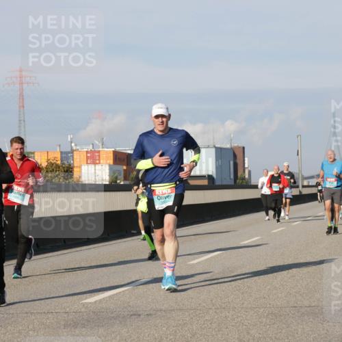 03.10.2025 - Köhlbrandbrückenlauf Jannik Wohlers http://msf.ph/oto/9077396 03.10.2025 09:52:18 Position 3 3411, 330 meine-sportfotos.de