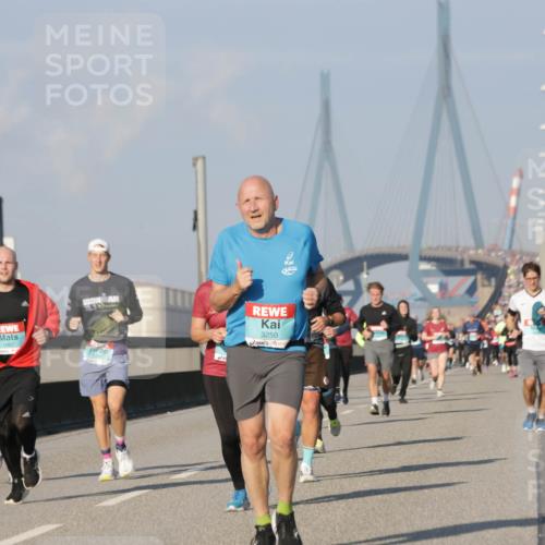 03.10.2025 - Köhlbrandbrückenlauf Jannik Wohlers http://msf.ph/oto/9077405 03.10.2025 09:52:20 Position 3 3250 meine-sportfotos.de