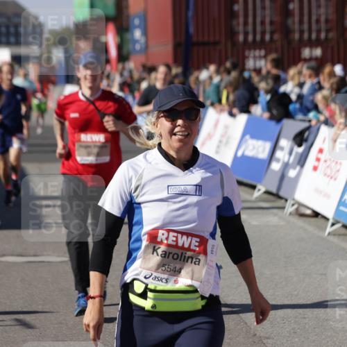 03.10.2025 - Köhlbrandbrückenlauf Jannik Wohlers http://msf.ph/oto/9077407 03.10.2025 13:17:17 Ziel 4361, 4404, 4988, 5031, 5073, 5090, 5429, 5479, 5544, 5638, 5642, 5667, 5890, 5943, 6389, 6431 meine-sportfotos.de