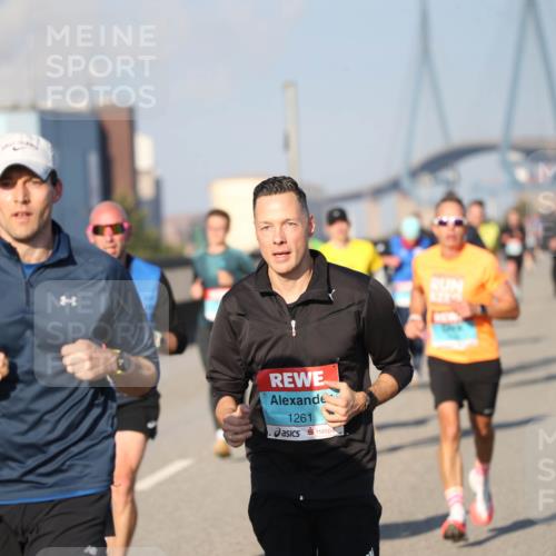 03.10.2025 - Köhlbrandbrückenlauf Jannik Wohlers http://msf.ph/oto/9077414 03.10.2025 09:44:08 Position 3 1261 meine-sportfotos.de