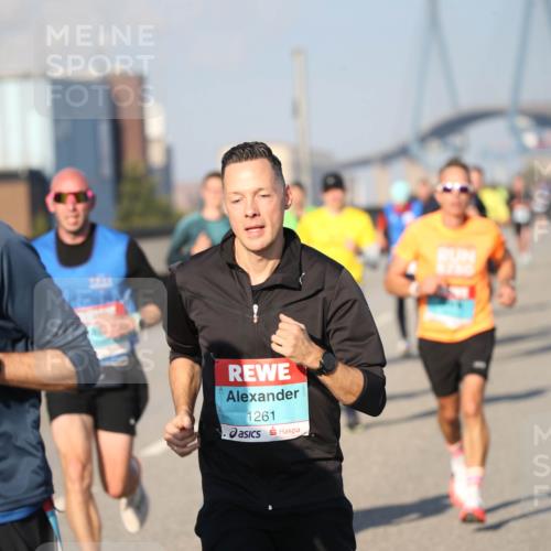 03.10.2025 - Köhlbrandbrückenlauf Jannik Wohlers http://msf.ph/oto/9077431 03.10.2025 09:44:08 Position 3 1261 meine-sportfotos.de
