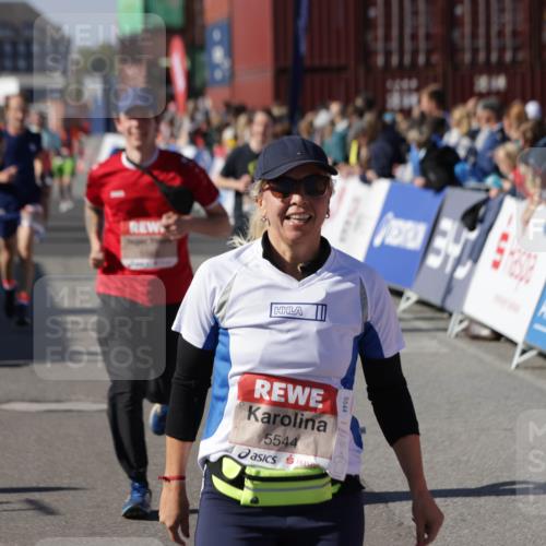 03.10.2025 - Köhlbrandbrückenlauf Jannik Wohlers http://msf.ph/oto/9077434 03.10.2025 13:17:17 Ziel 4361, 4404, 4988, 5031, 5073, 5090, 5429, 5479, 5544, 5638, 5642, 5667, 5890, 5943, 6389, 6431 meine-sportfotos.de