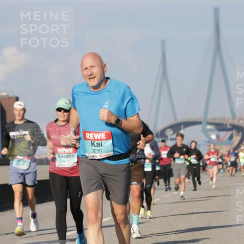 03.10.2025 - Köhlbrandbrückenlauf Jannik Wohlers http://msf.ph/oto/9077447 03.10.2025 09:52:22 Position 3 1384, 3250 meine-sportfotos.de