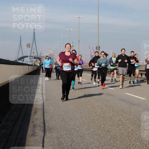 03.10.2025 - Köhlbrandbrückenlauf Fabian Wolf http://msf.ph/oto/9077452 03.10.2025 10:15:49 Position 3 2438 meine-sportfotos.de