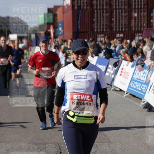 03.10.2025 - Köhlbrandbrückenlauf Jannik Wohlers http://msf.ph/oto/9077468 03.10.2025 13:17:17 Ziel 4361, 4404, 4988, 5031, 5073, 5090, 5429, 5479, 5544, 5638, 5642, 5667, 5890, 5943, 6389, 6431 meine-sportfotos.de