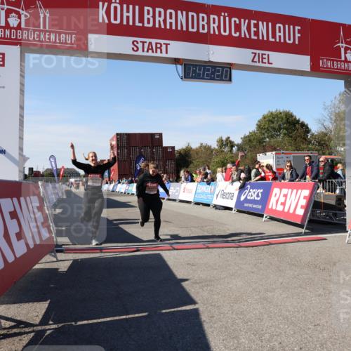 03.10.2025 - Köhlbrandbrückenlauf Lena Gebhardt http://msf.ph/oto/9077503 03.10.2025 13:42:20 Ziel 5271, 6247 meine-sportfotos.de