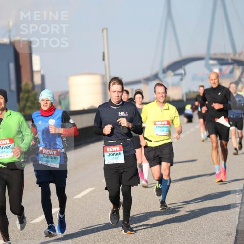 03.10.2025 - Köhlbrandbrückenlauf Jannik Wohlers http://msf.ph/oto/9077535 03.10.2025 09:44:12 Position 3 1010, 2955, 3136, 1083 meine-sportfotos.de
