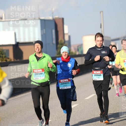 03.10.2025 - Köhlbrandbrückenlauf Jannik Wohlers http://msf.ph/oto/9077537 03.10.2025 09:44:13 Position 3 1010, 2955, 3136, 1083 meine-sportfotos.de