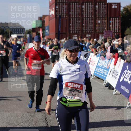 03.10.2025 - Köhlbrandbrückenlauf Jannik Wohlers http://msf.ph/oto/9077540 03.10.2025 13:17:17 Ziel 4361, 4404, 4988, 5031, 5073, 5090, 5429, 5479, 5544, 5638, 5642, 5667, 5890, 5943, 6389, 6431 meine-sportfotos.de