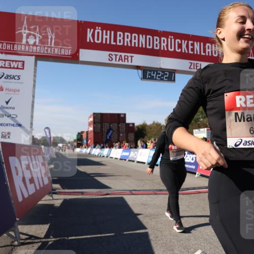 03.10.2025 - Köhlbrandbrückenlauf Lena Gebhardt http://msf.ph/oto/9077557 03.10.2025 13:42:22 Ziel 5271, 6247 meine-sportfotos.de