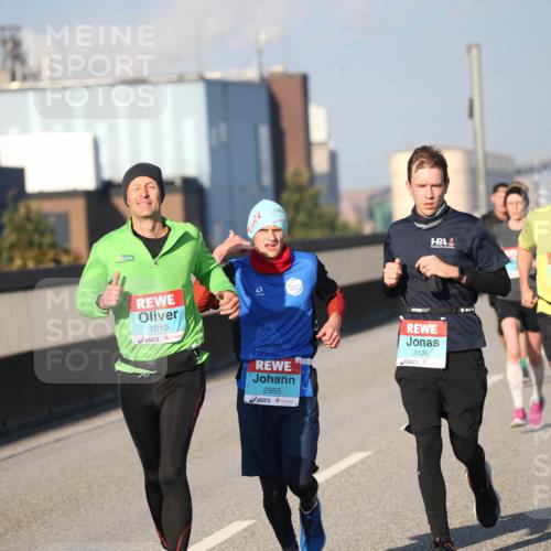 03.10.2025 - Köhlbrandbrückenlauf Jannik Wohlers http://msf.ph/oto/9077561 03.10.2025 09:44:13 Position 3 1010, 2955, 1083, 3136 meine-sportfotos.de