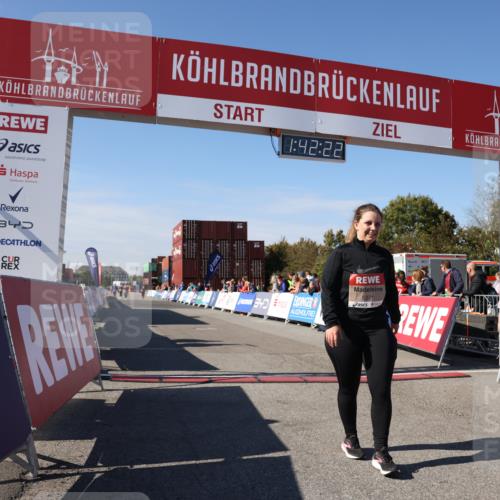 03.10.2025 - Köhlbrandbrückenlauf Lena Gebhardt http://msf.ph/oto/9077565 03.10.2025 13:42:22 Ziel 5271, 6247 meine-sportfotos.de