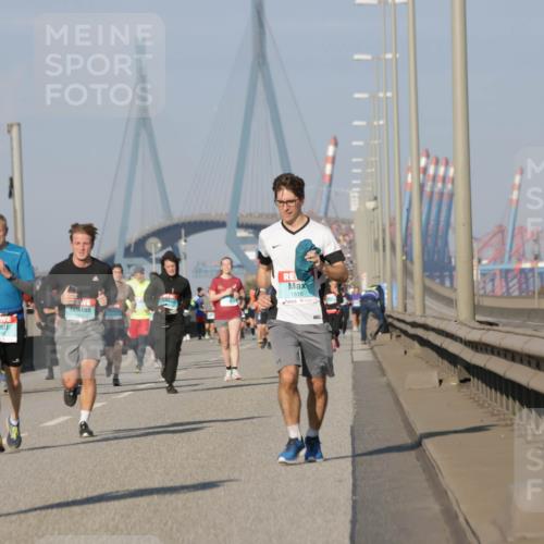 03.10.2025 - Köhlbrandbrückenlauf Jannik Wohlers http://msf.ph/oto/9077570 03.10.2025 09:52:27 Position 3 1516, 3278 meine-sportfotos.de