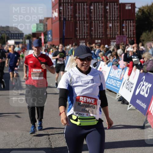 03.10.2025 - Köhlbrandbrückenlauf Jannik Wohlers http://msf.ph/oto/9077583 03.10.2025 13:17:17 Ziel 4361, 4404, 4988, 5031, 5073, 5090, 5429, 5479, 5544, 5638, 5642, 5667, 5890, 5943, 6389, 6431 meine-sportfotos.de