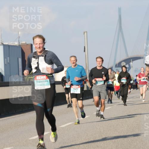 03.10.2025 - Köhlbrandbrückenlauf Jannik Wohlers http://msf.ph/oto/9077587 03.10.2025 09:52:28 Position 3  meine-sportfotos.de