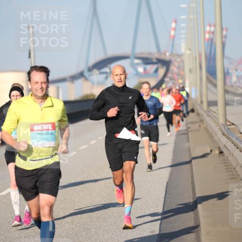 03.10.2025 - Köhlbrandbrückenlauf Jannik Wohlers http://msf.ph/oto/9077599 03.10.2025 09:44:15 Position 3 12, 1083 meine-sportfotos.de