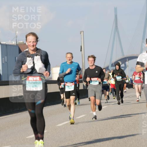 03.10.2025 - Köhlbrandbrückenlauf Jannik Wohlers http://msf.ph/oto/9077606 03.10.2025 09:52:28 Position 3 3278, 6, 1319, 1516 meine-sportfotos.de
