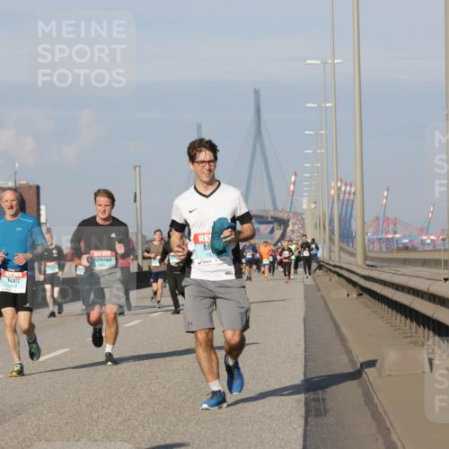 03.10.2025 - Köhlbrandbrückenlauf Jannik Wohlers http://msf.ph/oto/9077620 03.10.2025 09:52:31 Position 3 151 meine-sportfotos.de
