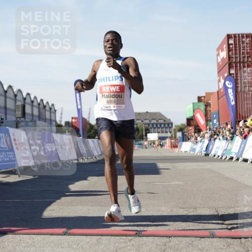03.10.2025 - Köhlbrandbrückenlauf Jannik Wohlers http://msf.ph/oto/9077635 03.10.2025 12:48:29 Ziel 6359 meine-sportfotos.de