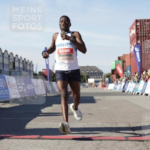 03.10.2025 - Köhlbrandbrückenlauf Jannik Wohlers http://msf.ph/oto/9077648 03.10.2025 12:48:29 Ziel 6359 meine-sportfotos.de