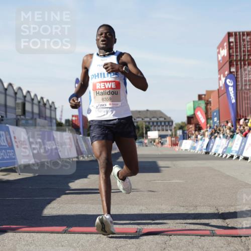 03.10.2025 - Köhlbrandbrückenlauf Jannik Wohlers http://msf.ph/oto/9077666 03.10.2025 12:48:29 Ziel 6359 meine-sportfotos.de