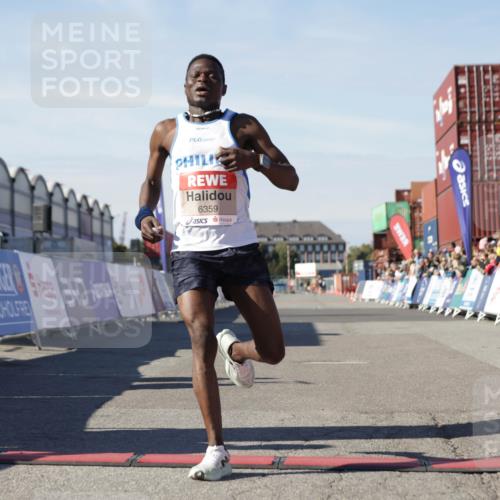 03.10.2025 - Köhlbrandbrückenlauf Jannik Wohlers http://msf.ph/oto/9077683 03.10.2025 12:48:29 Ziel 6359 meine-sportfotos.de