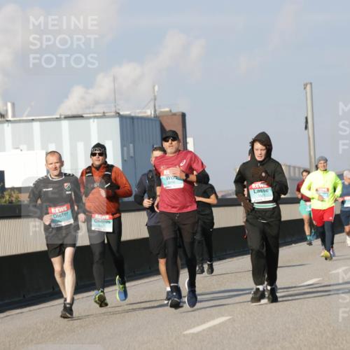 03.10.2025 - Köhlbrandbrückenlauf Jannik Wohlers http://msf.ph/oto/9077705 03.10.2025 09:52:36 Position 3 1125, 2696, 1673 meine-sportfotos.de