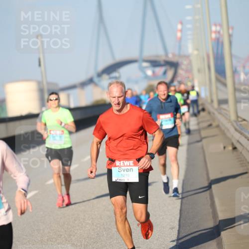 03.10.2025 - Köhlbrandbrückenlauf Jannik Wohlers http://msf.ph/oto/9077712 03.10.2025 09:44:30 Position 3 1251, 1210 meine-sportfotos.de