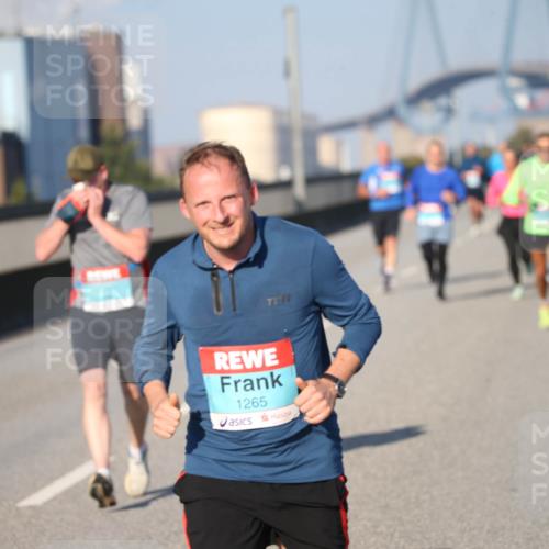 03.10.2025 - Köhlbrandbrückenlauf Jannik Wohlers http://msf.ph/oto/9077714 03.10.2025 09:44:35 Position 3 2025, 2819, 1265 meine-sportfotos.de