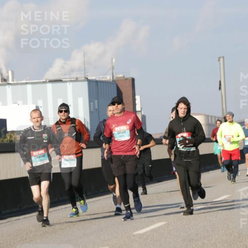 03.10.2025 - Köhlbrandbrückenlauf Jannik Wohlers http://msf.ph/oto/9077724 03.10.2025 09:52:36 Position 3 2696 meine-sportfotos.de