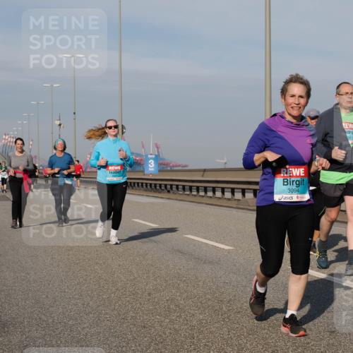 03.10.2025 - Köhlbrandbrückenlauf Fabian Wolf http://msf.ph/oto/9077728 03.10.2025 10:15:57 Position 3 3094, 311 meine-sportfotos.de