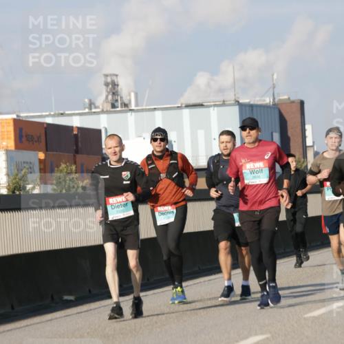03.10.2025 - Köhlbrandbrückenlauf Jannik Wohlers http://msf.ph/oto/9077758 03.10.2025 09:52:37 Position 3 3320, 2696 meine-sportfotos.de