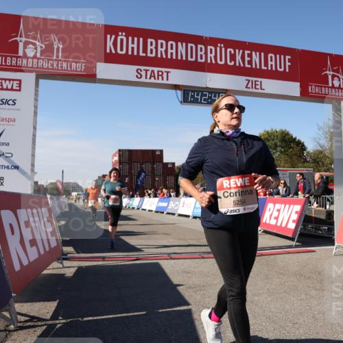 03.10.2025 - Köhlbrandbrückenlauf Lena Gebhardt http://msf.ph/oto/9077764 03.10.2025 13:42:45 Ziel 4944, 5086, 5254, 5418, 6160, 6161, 6260 meine-sportfotos.de