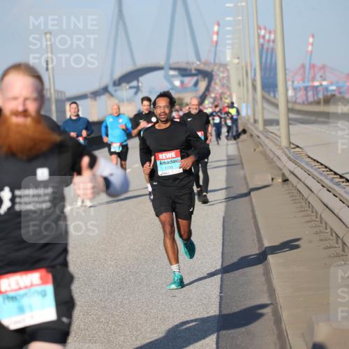 03.10.2025 - Köhlbrandbrückenlauf Jannik Wohlers http://msf.ph/oto/9077782 03.10.2025 09:44:46 Position 3 1550 meine-sportfotos.de